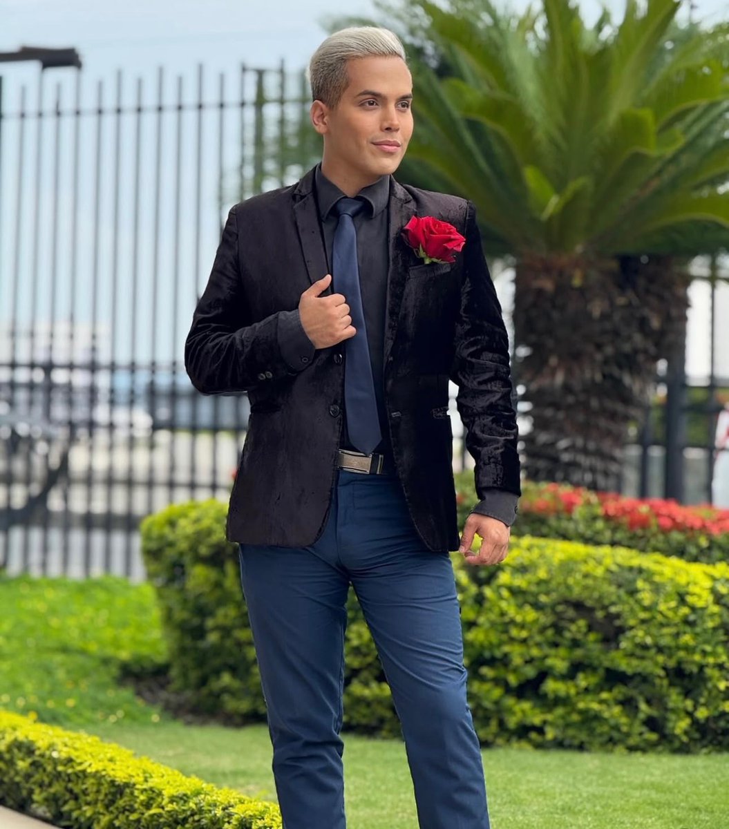 ✨ “Vivir plenamente implica abrazar 
los cambios que la vida nos presenta”😉