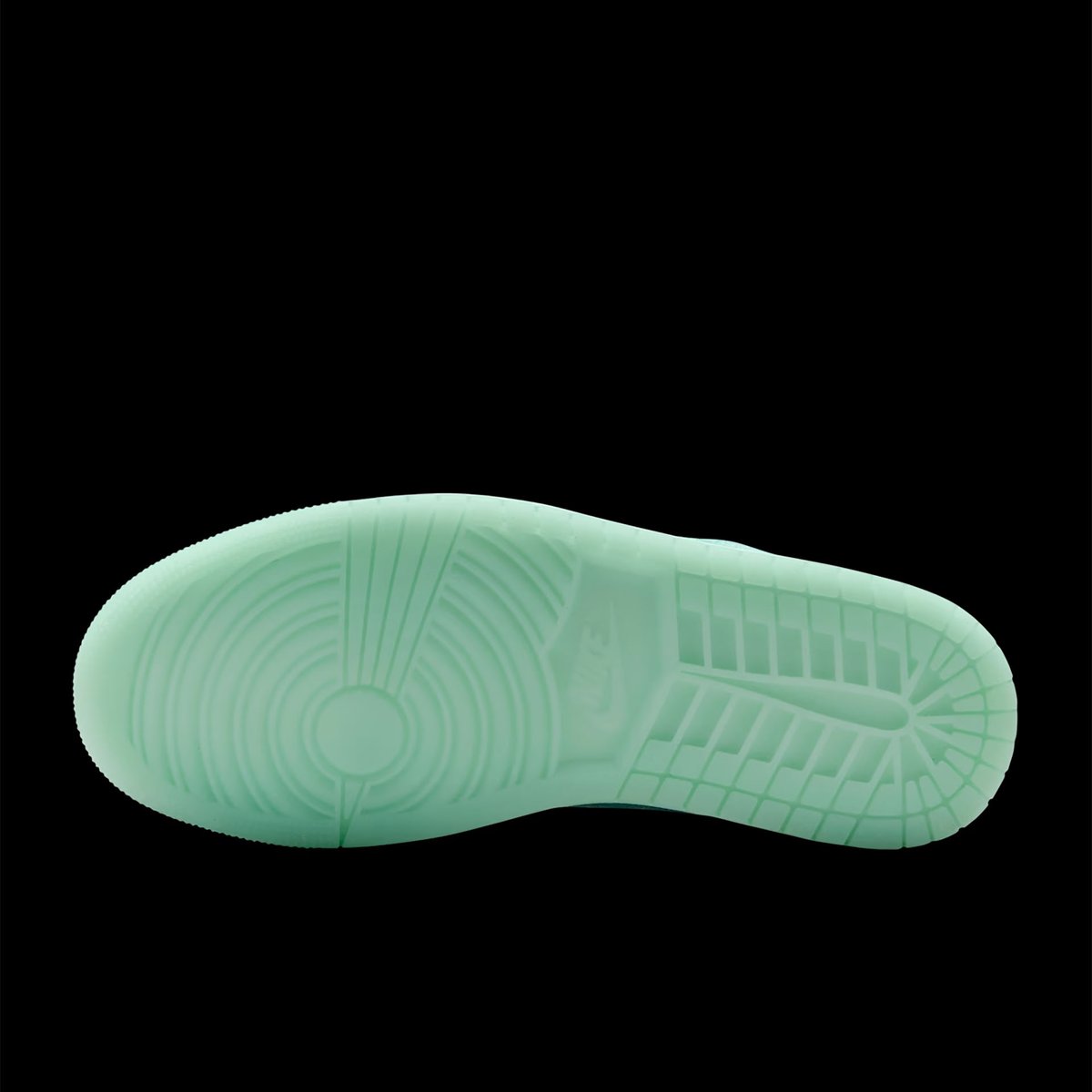 WOMEN'S AIR JORDAN 1 LOW OG 'Washed Teal'
<a href="/nikejapan/">Nike Japan</a>  #fly_mag
flymag.jp/news/56475/