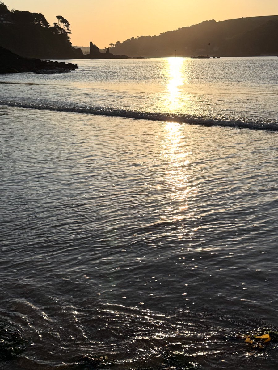 Gentle waves. Monday morning beach walk. South Sands, Salcombe
