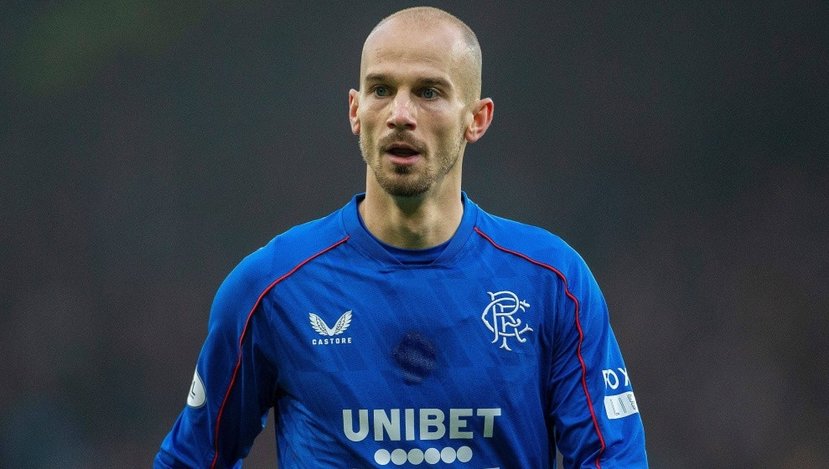 Trabzonspor’un gündemindeki Çekyalı futbolcu için Wolfsburg 10 milyon euroyu bulan bir bedel talep ediyor. Hem kanatlarda hem de ofansif orta saha oynayan Cerny için görüşmeler yapılıyor.