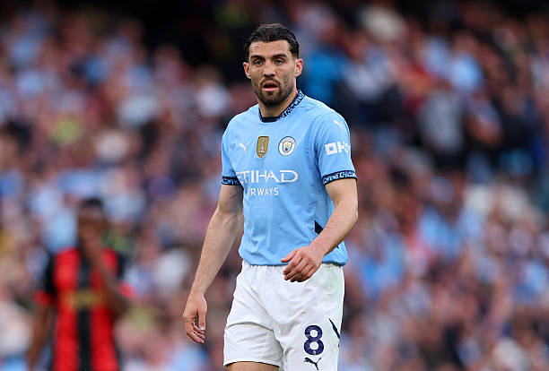 🗣 Zlatko Dalić on Mateo Kovačić’s injury:

"He had an injury and missed the cup final. He thought rest would help, but it didn't. Pain and swelling appeared, concerning the heel tendon. 

The club decided he must undergo surgery. The recovery is expected to take about three