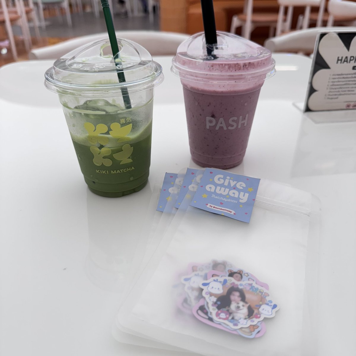 sundaeinsep's tweet photo. มีกิ้บอะเวติดมือมานิดหน่อยค่า ใครมาหาน้องไทยมารับได้นะคะ
📍อยู่ชั้น 1 ทางเชื่อมไป central embassy
#THAIchayanon
#PradaxBUS
#PradaBeautyxBUS https://t.co/D9GrJ4hsaw