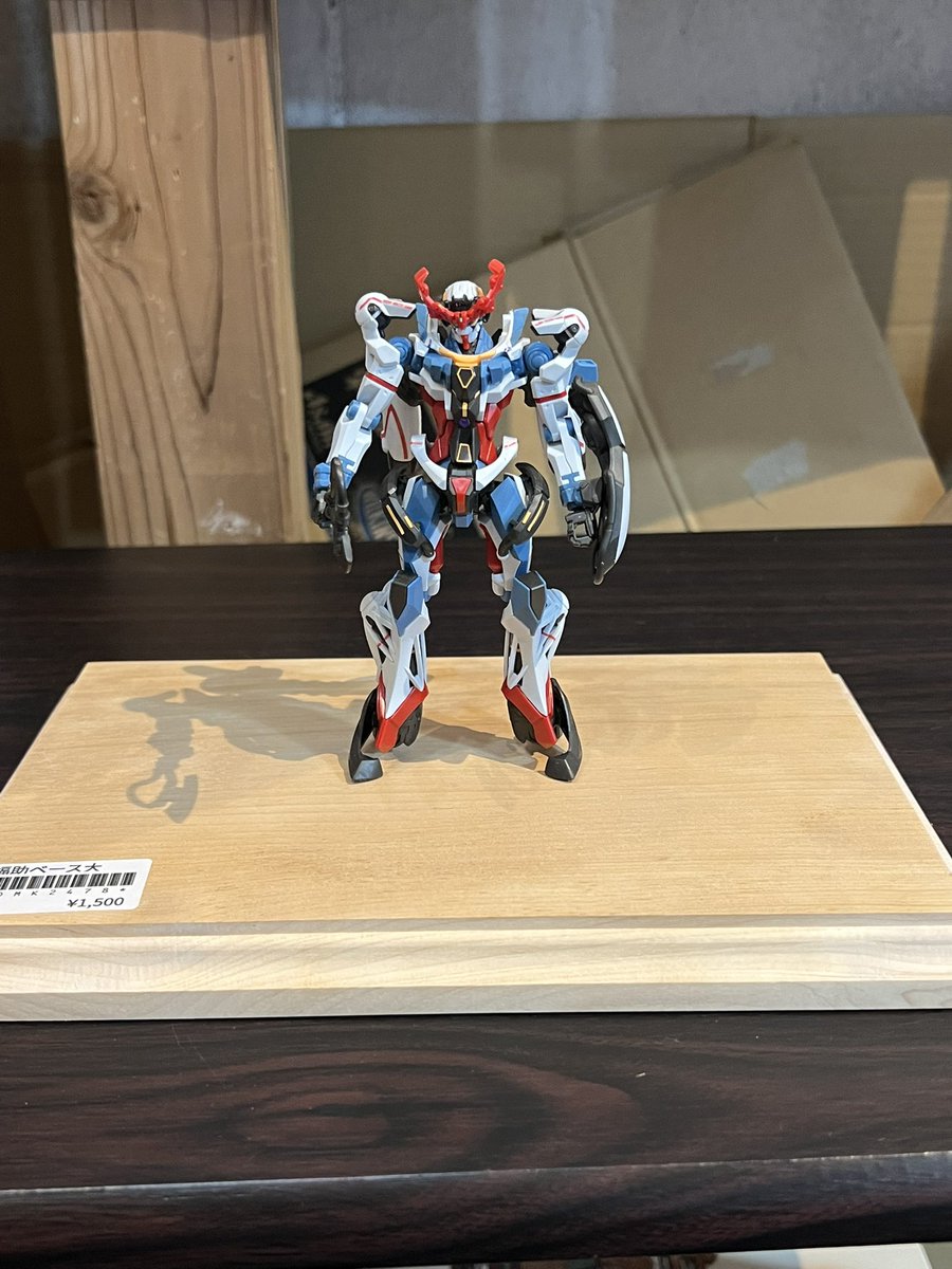 福助ベースサイズ比較用画像です。
小→中→丸→大となっております。
ひとつひとつ手作りで作られているので同じ中や大でもサイズが絶妙に異なります。
また比率も横長の物もあったりするので実際に手に取って見られてください。