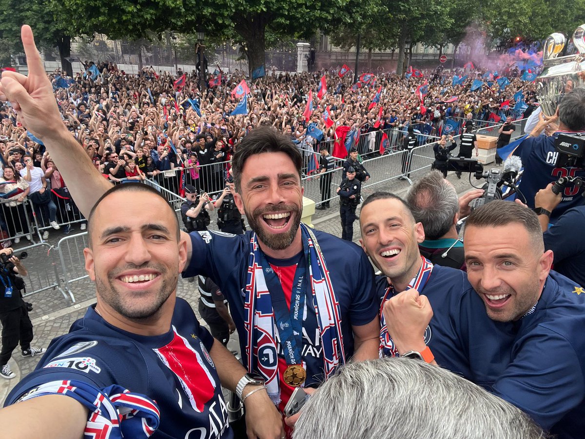 MERCI PARIS ❤️💙 À VIE 💫🌟 <a href="/PSG_inside/">Paris Saint-Germain</a>