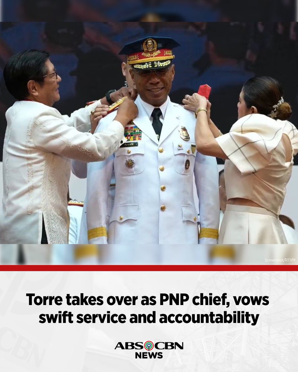 ABSCBNNews's tweet photo. “Sa ilalim ng aking pamumuno, ang batas ay patas, ang serbisyo ay mabilis, at ang kapulisyahan ay karapat-dapat ng inyong tiwala,” newly appointed PNP chief Gen. Nicolas Torre III said in his assumption speech.

Read: https://t.co/jTbcJlKxSz https://t.co/Dks3VJS6yb