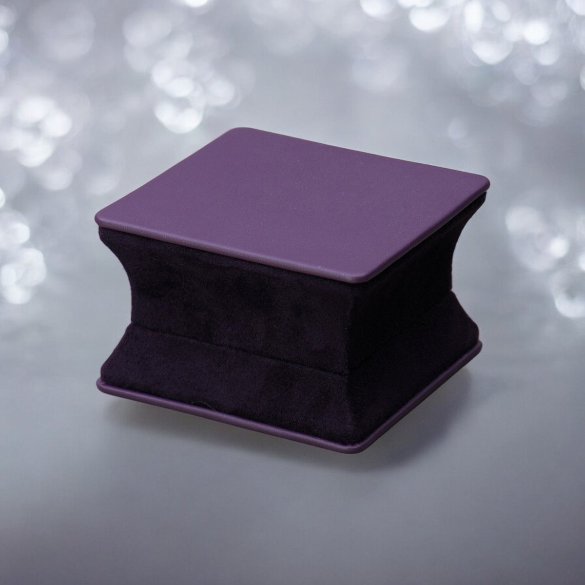 LandFortuneHK's tweet photo. Elevate every precious moment with packaging that speaks of elegance and sophistication. Jewelry boxes, crafted with premium leatherette and suede, are designed to highlight the brilliance of every piece. Let Land Fortune add a touch of luxury to your most treasured gifts. https://t.co/JZiOV2ki2V