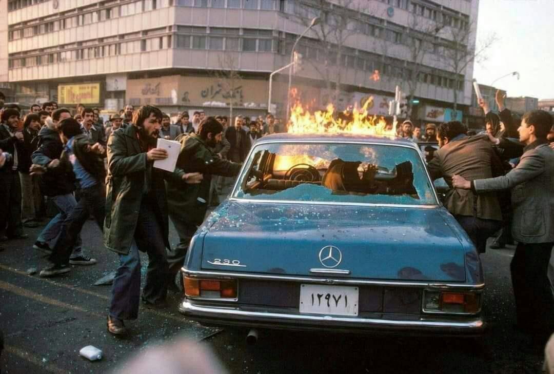 originallyAbram's tweet photo. @RadioGenoa In '78, France totally cashed in on Iran and dumped Khomeini on its people. Karma’s hit France back, and we’ll see—anyone who screws over Iranians is gonna pay big time. https://t.co/hAO2LkYNca