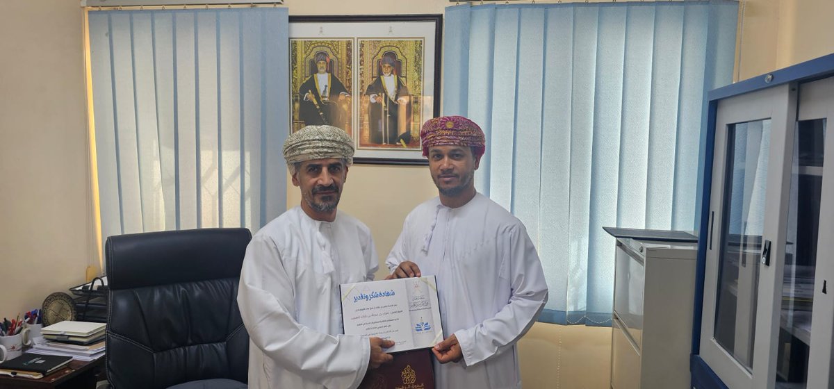 مدرسة حفص بن راشد (10-12) (@hafsschool) on Twitter photo مبادرة الحصة المنهجية والتي نفذها أ. أحمد اليحيائي أخصائي مركز مصادر التعلم، وهي مسابقة بين المعلمين في تنفيذ الحصص المنهجية بالمركز، وتم تكريم المعلمين المشاركين في السابقة.
#فعاليات_تعليمية_مسقط
<a href="/Muscat2024/">دائرة الإشراف التربوي</a>
<a href="/eso_seeb/">إدارة التربية والتعليم بالسيب</a>
#مدارسنا_مستقبل_واعد
#تعلم_مستدام مبادرة الحصة المنهجية والتي نفذها أ. أحمد اليحيائي أخصائي مركز مصادر التعلم، وهي مسابقة بين المعلمين في تنفيذ الحصص المنهجية بالمركز، وتم تكريم المعلمين المشاركين في السابقة.
#فعاليات_تعليمية_مسقط
<a href="/Muscat2024/">دائرة الإشراف التربوي</a>
<a href="/eso_seeb/">إدارة التربية والتعليم بالسيب</a>
#مدارسنا_مستقبل_واعد
#تعلم_مستدام
