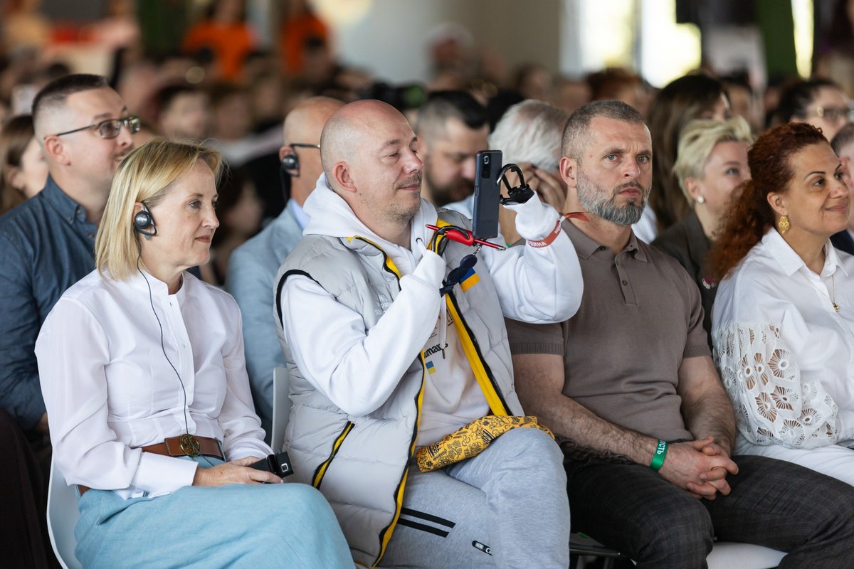 Ministry for Development (@minforuadev) on Twitter photo Our goal is for centers like Superhumans to appear in every region, – <a href="/OleksiiKuleba/">Oleksii Kuleba</a> at the Superhumans Reunion’25. The event was attended by First Lady <a href="/ZelenskaUA/">Olena Zelenska / Олена Зеленська</a>, representatives of the government, business, public activists, and veterans. More: bit.ly/3Zatksb Our goal is for centers like Superhumans to appear in every region, – <a href="/OleksiiKuleba/">Oleksii Kuleba</a> at the Superhumans Reunion’25. The event was attended by First Lady <a href="/ZelenskaUA/">Olena Zelenska / Олена Зеленська</a>, representatives of the government, business, public activists, and veterans. More: bit.ly/3Zatksb