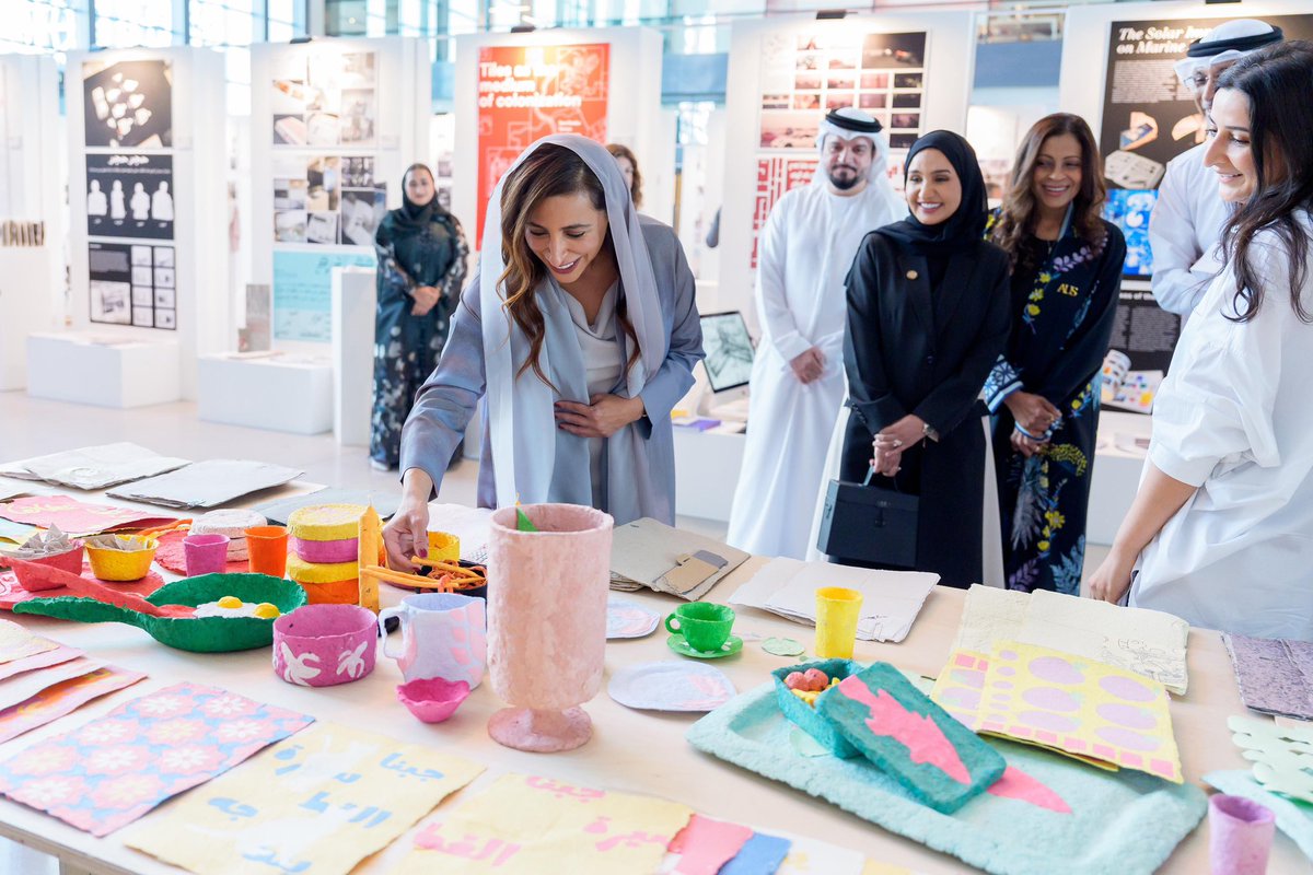 شكّلت جولتي في معرض "ست درجات" بمجمع الشارقة للبحوث والتكنولوجيا والابتكار فرصة للتعرف على الطموحات الإبداعية، والتفكير النقدي، والمواهب الاستثنائية لخريجي التصميم والعمارة بالجامعة الأميركية في الشارقة.