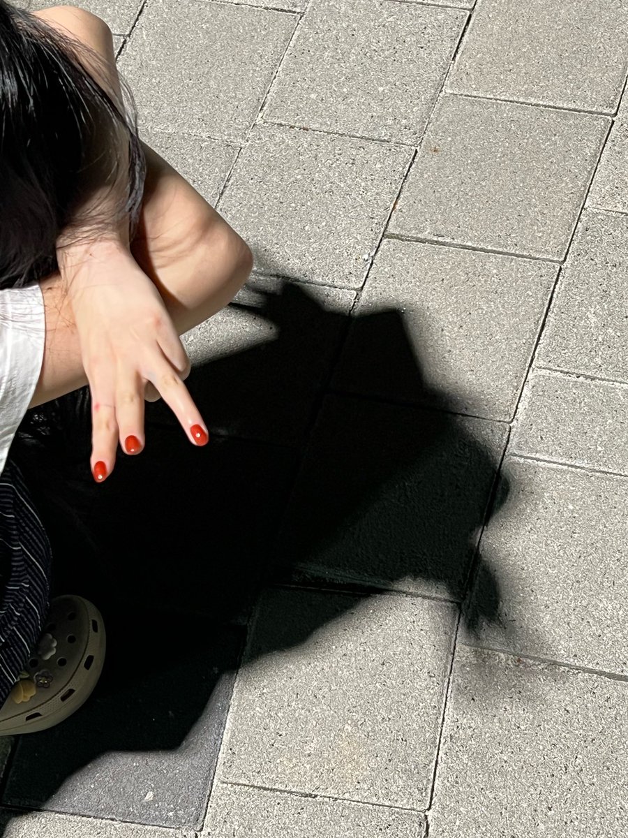 6월도 잘 부탁해여 🩶
오늘 3시간의시험했는데 
3시간중에 1시간 잤어요 (՞- -՞)ᶻᶻᶻ