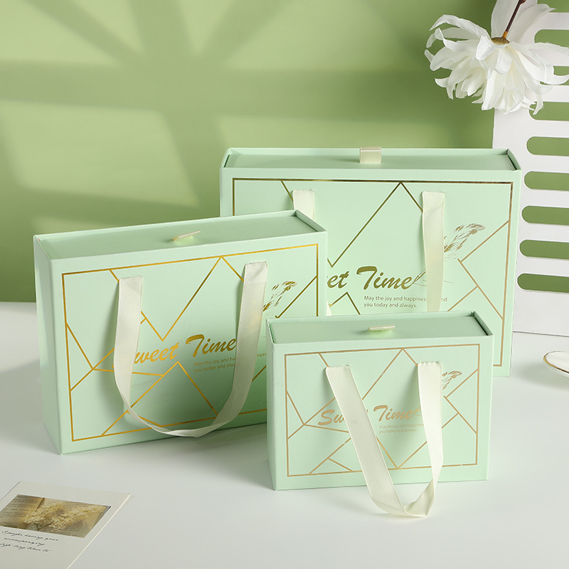 jialanpackage's tweet image. 💥Light luxury gifts, customized Jialan Package hot-selling drawer gift box, three sizes available, suitable for jewelry, perfume, skin care product packaging
✅Moq: 500pcs in stock, 1000pcs can customize
🌐Official website: good-package.com
#drawerboxes #drawergiftbox