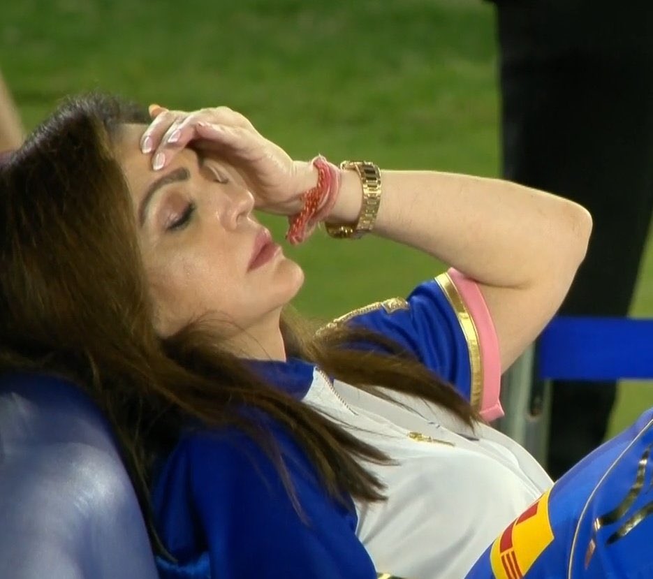 Dukan wala : Apke Unhattar rs hue !!

South Delhi/South Bombay girl :