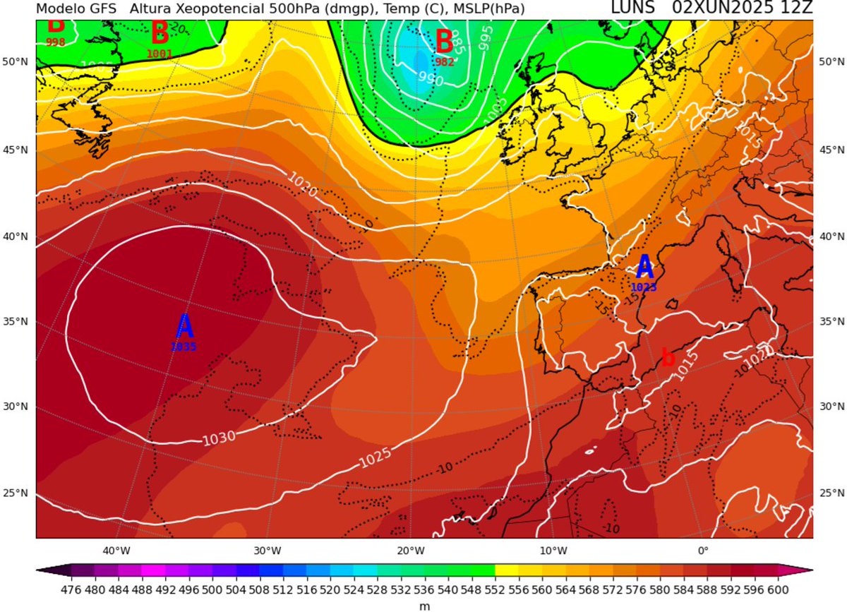 Comezamos a semana coas altas presións desprazadas ao leste de Azores e xerando nordés intenso que achega aire frío a #Galicia. 

Teremos así máis nubes canto máis ao norte, onde non se descarta algunha chuvia feble pola noite. As temperaturas📉baixas para a época do ano.