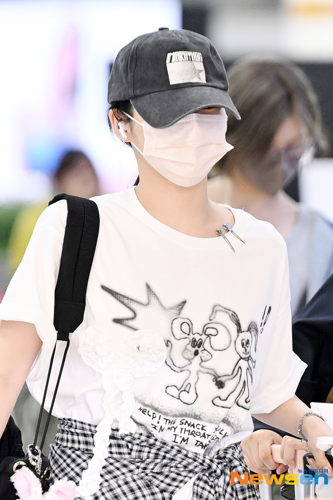 엔믹스 규진 ‘다 가려도 예쁨’[포토엔HD] sns.newsen.com/news_view.php?…