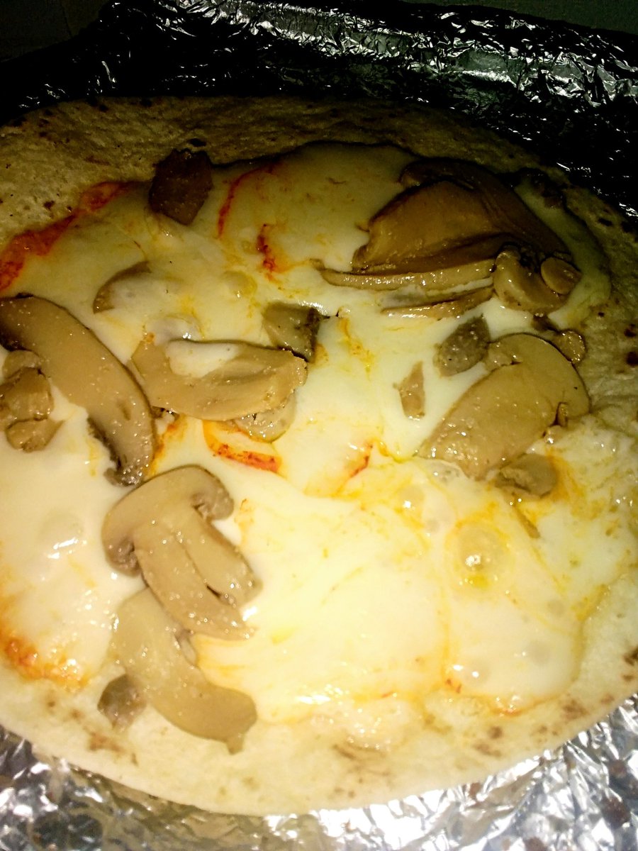 ReaderGalore's tweet image. 1. Toast flour tortilla w/ butter in pan.
2. Add garlic powder w/ butter to mushroom in pan. 
3. #ToasterOven foil then add tortilla w/ slice pieces of Mexican Muenster Cheese &amp;amp; top w/ mushrooms. 
About 8 mins 
350 temp
#TeamCalorieBudget
@HEB 🛒🌼🛒