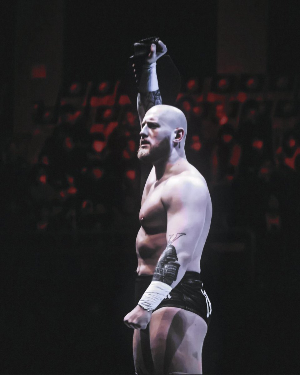 𝐖𝐀𝐊𝐄𝐅𝐈𝐄𝐋𝐃. tweet media