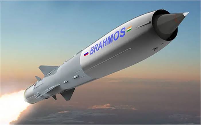 Five key BrahMos enhancements India is planning:
1.Extended Range: Upgraded BrahMos to reach 800 km, enabling deep-strike capabilities.
2.BrahMos-NG: A smaller, lighter version for use on more platforms like Tejas and MiG-29.
3.BrahMos-II (Hypersonic): In development; will reach