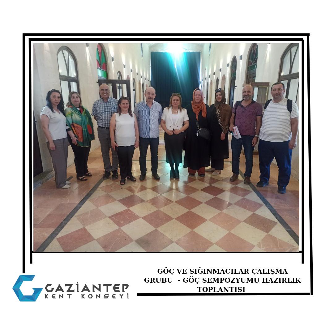 Gaziantep Kent Konseyi Göç ve Sığınmacılar Çalışma Grubumuz tarafından organize edilecek Göç Sempozyumu hazırlık toplantısı Gaziantep Kent Konseyi Merkezinde gerçekleştirilmiştir. 
<a href="/karadasyucel1/">YÜCEL KARADAŞ</a>
<a href="/SITKISEVEROGLU/">B. SITKI SEVEROGLU</a>
<a href="/AOTezel/">Aslı Tezel</a>
#gazi̇antep #gaziantepkentKonseyi #göç #sempozyum #hazırlık