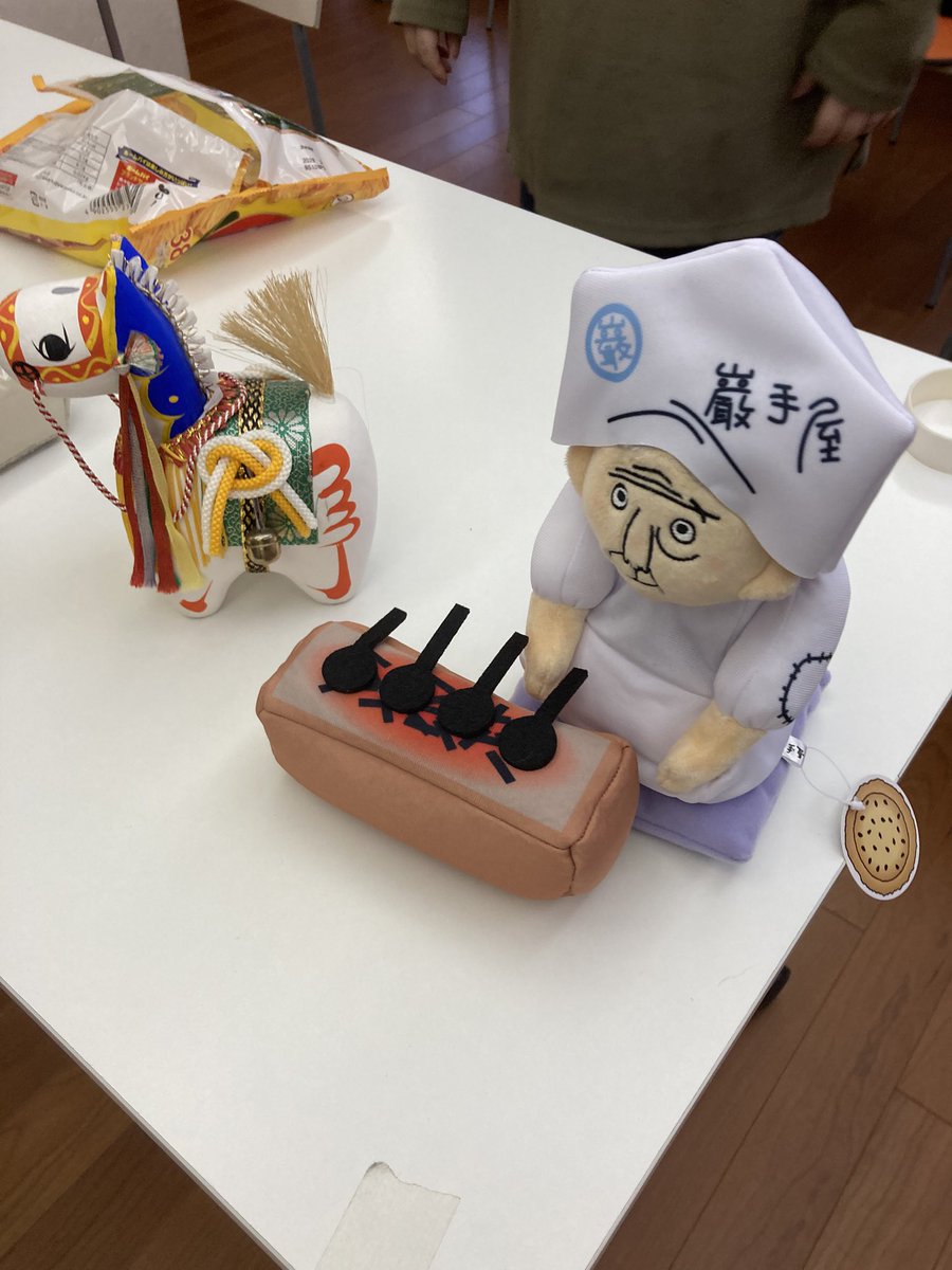 Muracchi2323's tweet photo. 盛岡の
#PE10
さんに初参加しました!
#マダミス
猛者に囲まれると忘れがちな
初心者さんへ向けての丁寧な説明(5年前は当たり前)。
さらに
「あえて最初に⚪︎⚪︎⚪︎⚪︎をしない」
というマダミス会ではあまり見ない(店舗は結果的にしてることも)方式で、初心者さんを大切にしてました。 https://t.co/TKp2N3JVDd