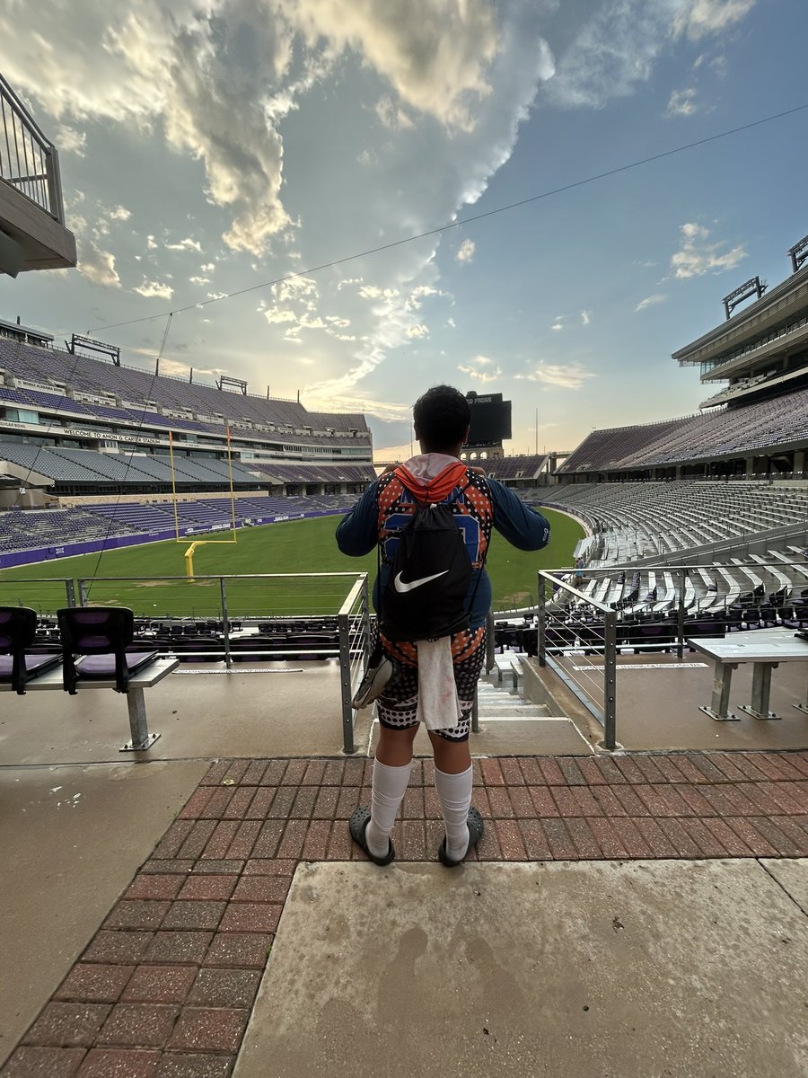 bayronsoto101's tweet image. Dream collge visit #AGTG #class29