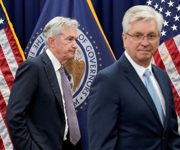 🚨 BREAKING : "Waller della Fed: i dazi potrebbero causare un aumento temporaneo dei prezzi, ma l'inflazione non raggiungerà il 3% con un dazio del 10%"