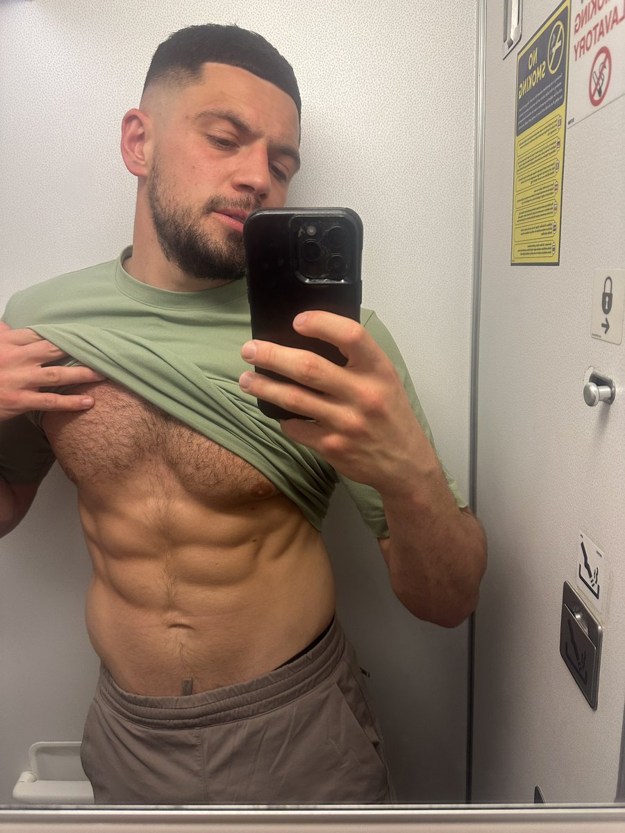 Long flight ahead, by the time I land I want my Revolut filled up. 

revolut.me/alphatrixy