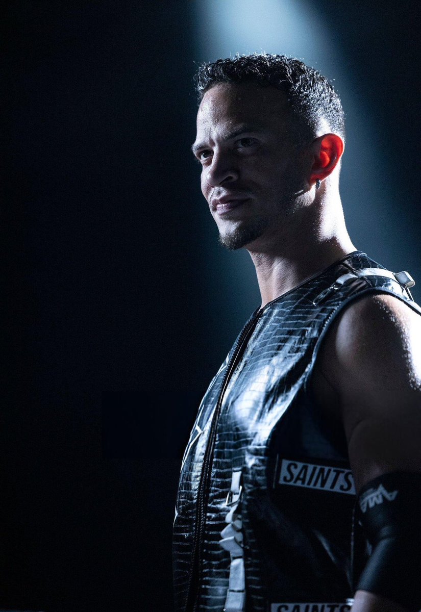 BreakkOnCommand's tweet image. A million dollar smile on a wrecking ball.