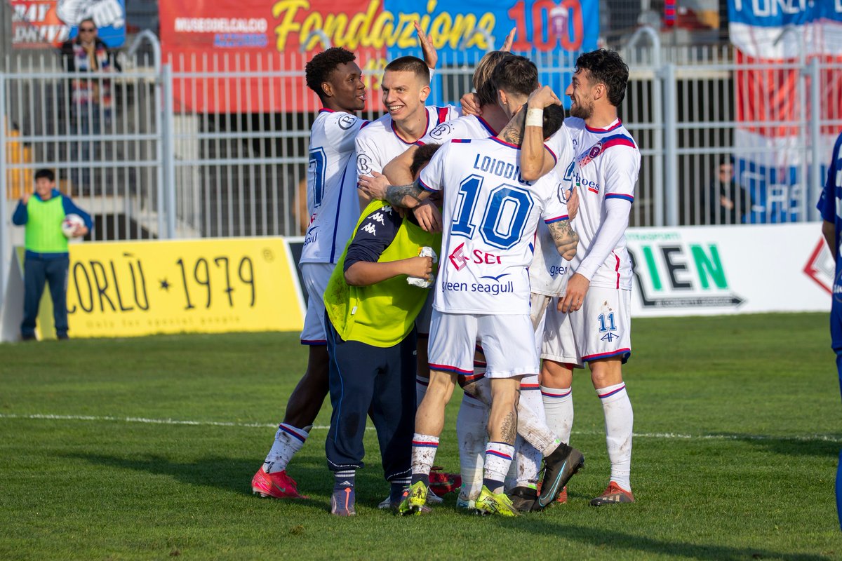 Casarano, si pensa alla C: si parte dai rinnovi trnews.it/2025/06/02/cas…