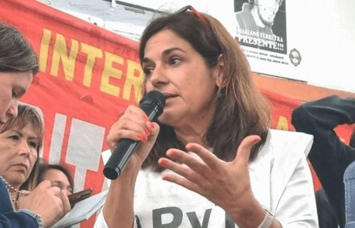 LA UNE (@launeok) on Twitter photo 💬 "Ya se fueron 200 profesionales por este tema. Es muy urgente lo que se plantea, no podemos dar respuesta a nuestros propios pacientes"
🎙️ Norma Lezana, secretaria general de <a href="/APyT_Garrahan/">Asoc. Profesionales y Técnicos - Hospital Garrahan</a> 💬 "Ya se fueron 200 profesionales por este tema. Es muy urgente lo que se plantea, no podemos dar respuesta a nuestros propios pacientes"
🎙️ Norma Lezana, secretaria general de <a href="/APyT_Garrahan/">Asoc. Profesionales y Técnicos - Hospital Garrahan</a>