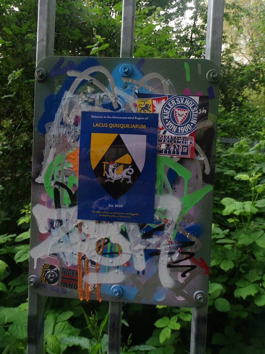 On the 31st of May, Flagpolis was expanded to include the region of Lacus Quisquiliarum, an old waste incineration plant. The ceremony was attended by a representative from Zelesynthe and a few private individuals.