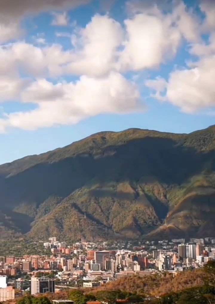 Con los buenos días una feliz y exitosa semana para todos.
Caracas Venezuela 🇻🇪
Con la fe puesta en Dios.