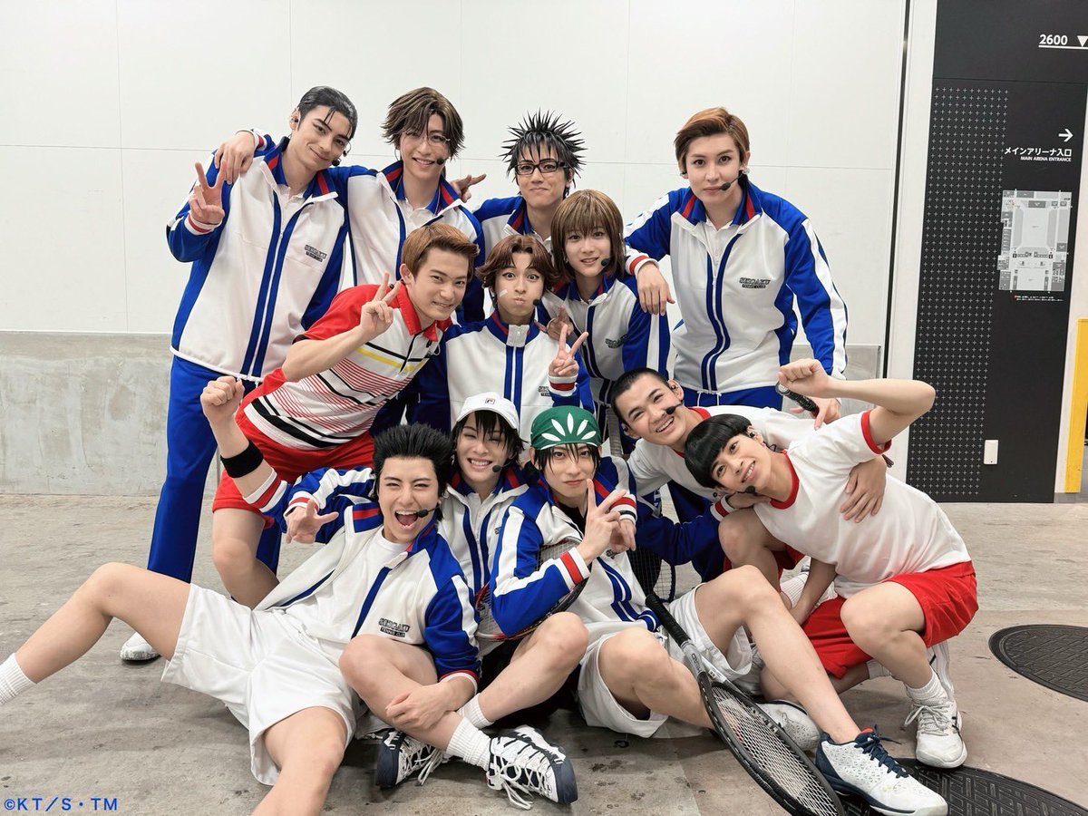 今日で1年経ったらしい

はやいね……

つい最近の出来事に感じる

みんなにあいたいな