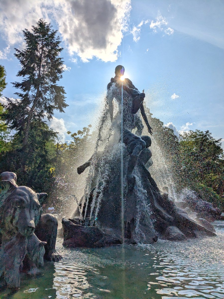 The Bydgoszcz "Flood" shows us more than despair, it reminds us: salvation isn’t in PO, PiS or any party. It’s in hope, in civic renewal. Let’s stop blaming &amp; start building a Poland where all think freely &amp; choose wisely.
"Hope... is the certainty that something makes sense." VH