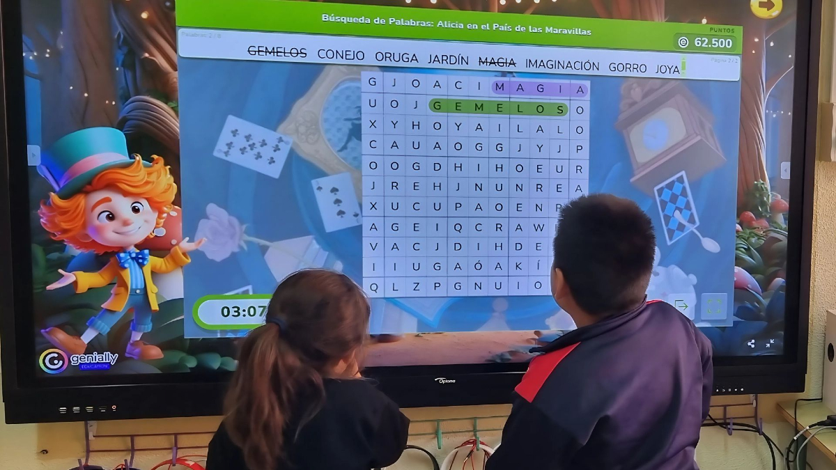 💌 Una carta del Conejo Blanco, retos mágicos y mucha creatividad 🐇☕ A

sí vivimos en 2º de Primaria nuestra aventura con Alicia en el País de las Maravillas, trabajando lengua entre juegos y tecnología.

📎 bit.ly/proyectoalicia…
✍️ Por <a href="/NoeliaSurezMar1/">@npsuamar</a>