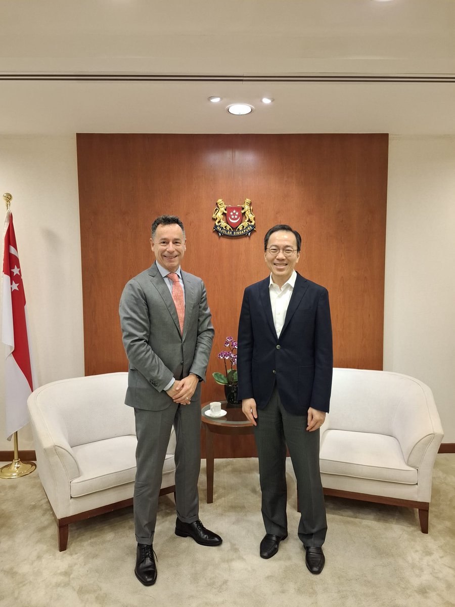 May 29. during his visit to Singapore, our Secretary General for Foreign Policy, Ambassador Rodrigo Olsen, held a courtesy meeting with the Permanent Secretary for Foreign Affairs, Mr. Albert Chua and the Permanent Secretary of the Ministry of Trade &amp; Industry, Dr. Beh Swan Gin.