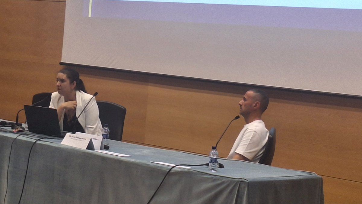 CPRRegionMurcia's tweet photo. Termina la mañana en las Jornadas 👉 #ErasmusDay con el Técnico educativo de @ProgramasRM ➡️ Juan A. Molina y la asesora del @CPRRegionMurcia ➡️ Paula Rodríguez, contándonos las oportunas a nivel regional que nos ofrece el Programa #Erasmus 🇪🇺
@ArchivoGRMurcia @Educarm https://t.co/ha0TrVGCQj
