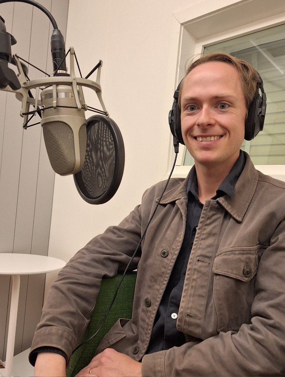 Just spelat in nytt avsnitt av Med Kriminella Hälsningar. Gäst är Erik Ulnes, politisk rådgivare på Rädda Barnen. Han hjälper oss att förstå konsekvenserna av alla skitförslag om ökad repression mot barn som vår lilla [sic] regering producerar. Kommer snart!