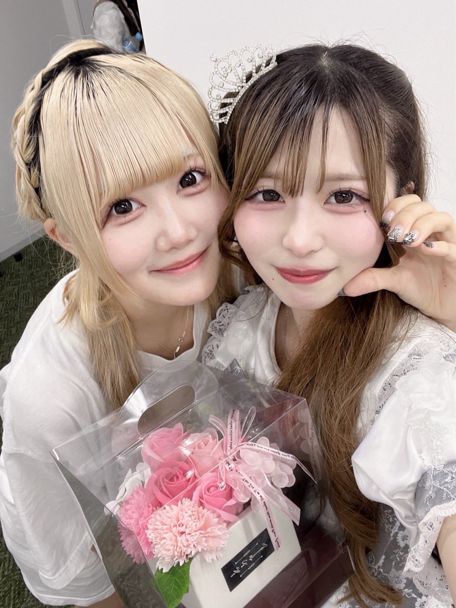 umi____CH's tweet photo. 💛🩷
↓↓↓ALT🪄︎︎➰⋆꙳ https://t.co/zsGRJb39wR