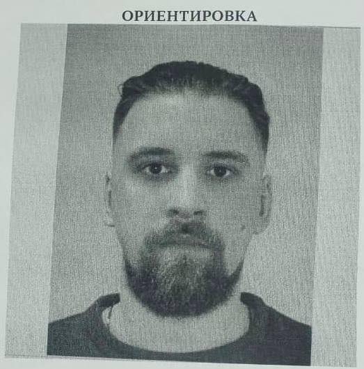Фуры, из которых дроны атаковали 4 российские авиабазы стратегической авиации, принадлежали  37-летнему уроженцу Украины Артему Тимофееву. Сейчас он в розыске