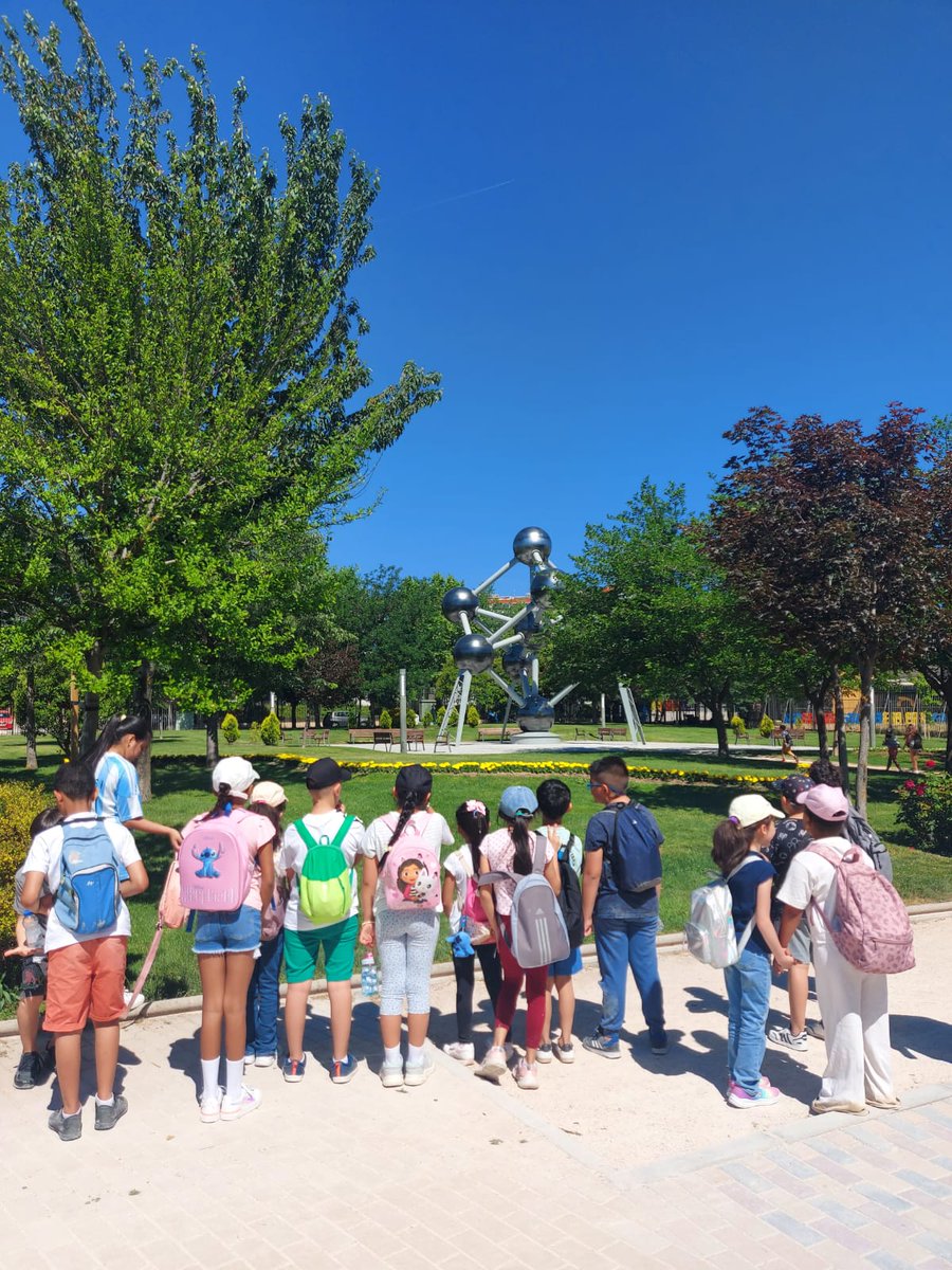 hermanos_pinzon's tweet image. Hola! Excursión de 3° a Parque Europa (Torrejón) Nos lo hemos pasado genial!!