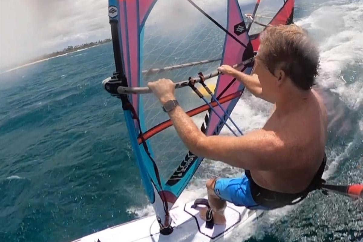 🇫🇷 Comme à la grande époque
 
Plus d’infos sur Windsurfjournal.com 👉 tinyurl.com/2vz9uv3n
- - -
🇬🇧 Just like the old days

More on Windsurfjournal.com 👉 tinyurl.com/48a6jd7x

#RobbyNaish #JasonPolakow #Hookipa #Windsurfjournal