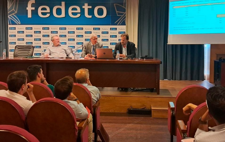 Nuestro secretario general técnico, Juan Lacarra, ha participado en la Asamblea General de AESCAM, en la que se ha reelegido a Félix Jiménez como presidente de la asociación para los próximos cuatro años⬇️

anesar.com/2025/05/29/par…