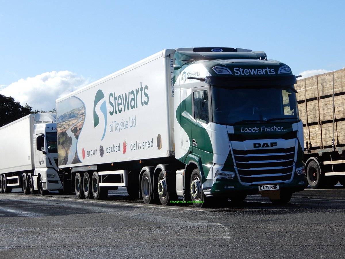 IainMackenzie49's tweet photo. Stewarts of Tayside Ltd  (Glencarse),  DA72 NNR,  Taken at the M6 Southwaite Services  02/07/23 @Tofthillfarm @DAFTrucksUK @LothianDaf @DAF_trucks_fans @_transportnews https://t.co/KiOhhrTrw7