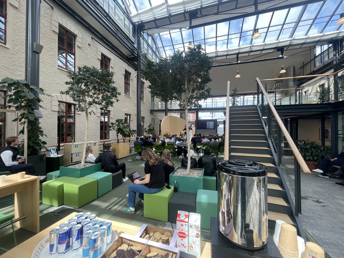 Vilken succé – GöteBörsdagen 2025! 🎉

Förra helgen arrangerade vi tillsammans med Chalmers Business Society, GöteBörsdagen 2025 – en dag fylld med inspirerande talare, nätverkande och mycket mer!