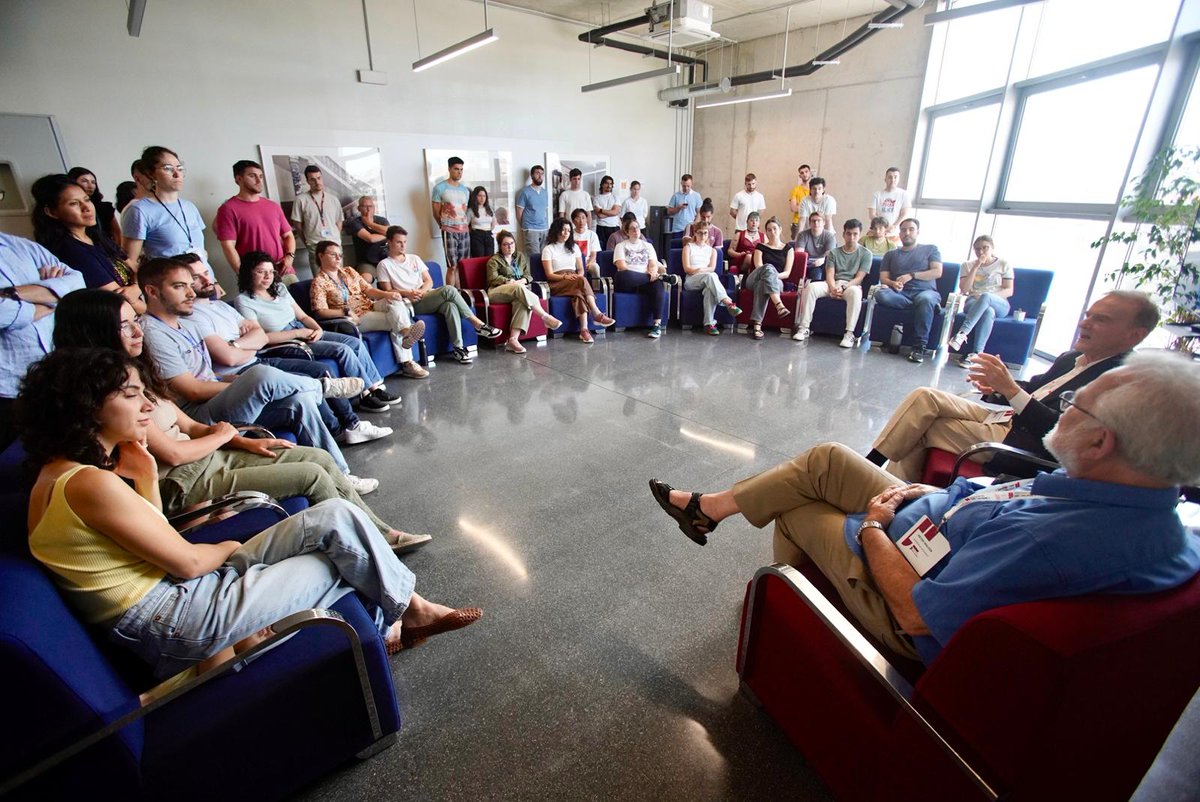 Visitas de #PremiosNobel y jurados a centros de investigación y universidades
<a href="/IFICorpuscular/">Inst.Fís.Corpuscular</a> <a href="/GVAfisabio/">GVA Fisabio</a> <a href="/fdeconomiauv/">Facultat d'Economia</a> <a href="/IDM_UPV_UV/">IDM</a> <a href="/EDEMempresarios/">EDEM</a> <a href="/IBV_CSIC/">IBV-CSIC</a> <a href="/ICMol_UV/">ICMol</a> <a href="/ITQ_UPVCSIC/">ITQ (UPV-CSIC)</a> <a href="/incliva_iis/">INCLIVA</a> <a href="/i2sysbio/">I2SysBio</a> <a href="/IISLaFe/">IIS La Fe</a> | Fac. Química @UV_EGb <a href="/UJIuniversitat/">Universitat Jaume I</a> @neuroAlc <a href="/parccientificuv/">PCUV</a>