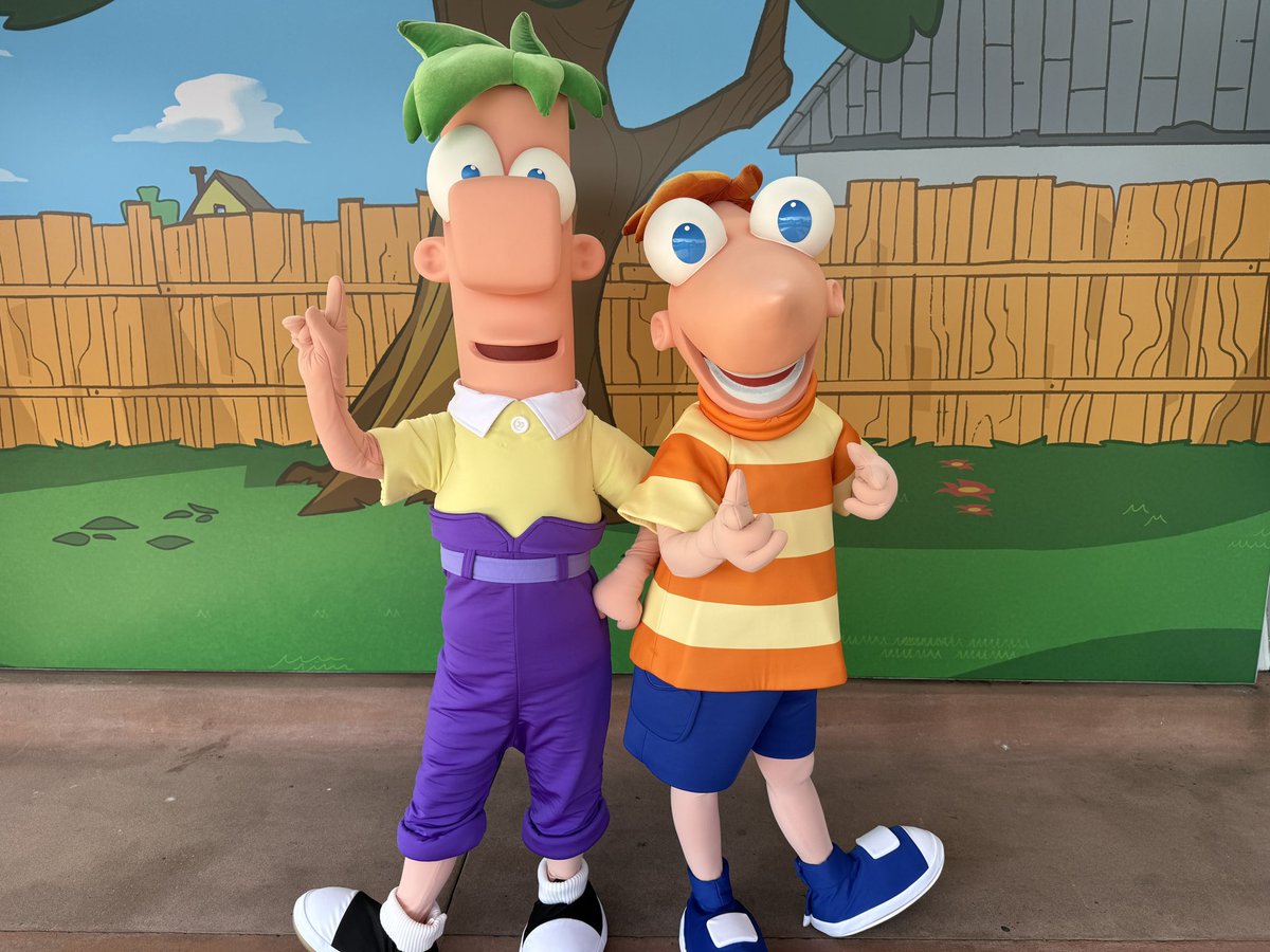 After Disney California Adventure last month, Phineas and Ferb are now listed on the Walt Disney World app. They are meeting near EPCOT Main Entrance in World Celebration for a limited engagement. Our friends at <a href="/DisneyWorldJp/">ディズニーワールドファン.JP</a> met them yesterday! ✨💫
#DisneyParks
#phineasandferb