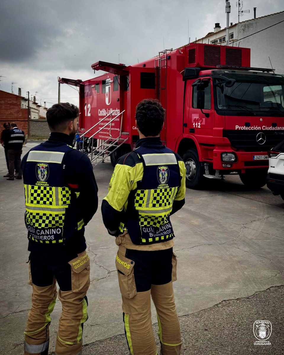 bomberosgu's tweet image. 🐕#PREVENCIÓN 🚨

Se simuló accidente aéreo, fuga de gas e incendio forestal, interviniendo más de 150 efectivos de los diferentes grupos de acción, provocando la activación del Plan Territorial de Emergencias de Castilla-la Mancha #PLATECAM ⚠

#BomberosGU #SeguridadGU #Bomberos