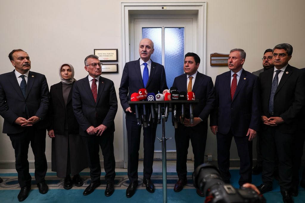 Yeni Yol Partisi Grup Başkanı Bülent Kaya'yı, Meclis’teki parti grubunda ziyaret ettik.

Nazik misafirperverlikleri dolayısıyla kendilerine teşekkür ediyorum.