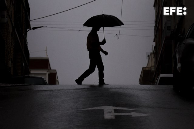 🟡La Agencia Estatal de Meteorología (Aemet) activará este martes el aviso amarillo por lluvias de 20 litros por metro cuadrado y por tormentas.

🟡Podrán ir acompañadas de fuerte viento y granizo, en el interior norte y sur de las provincias de Valencia y Castellón.